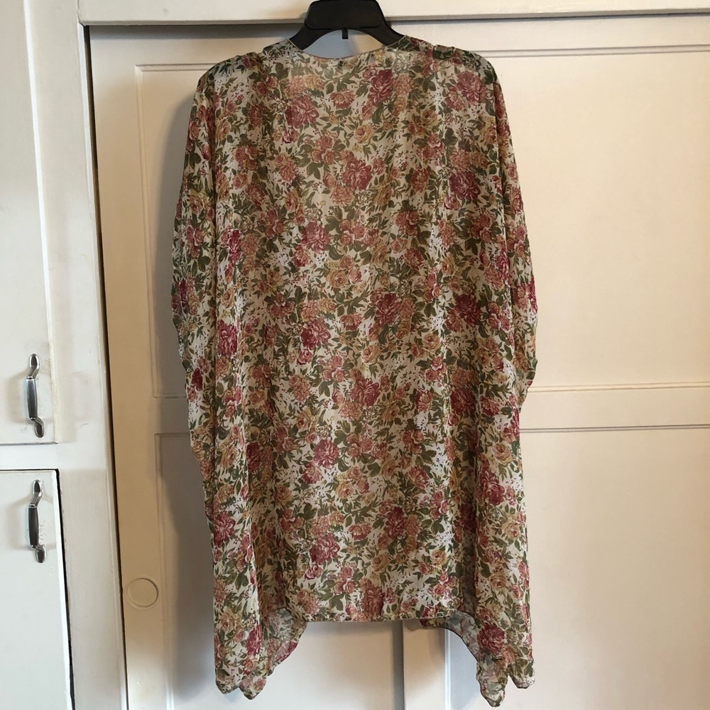 Brandy Melville floral kimono! - Picture 6 of 6